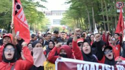 Munafri-Aliyah Ajak Buruh Rayakan Hari Buruh, Fun Walk Jadi Simbol Kebersamaan