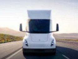 Produksi Dikebut, Tesla Semi Bidik Revolusi Industri Logistik