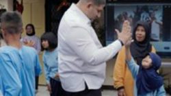 Rajiv Salurkan 50 PIP di SLB Lembang, Janji Tambah Bantuan Kursi Roda