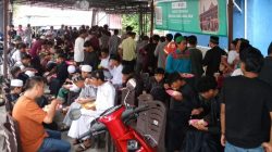 Berbagi Rezeki di Hari Jumat, Masjid Jabal Nur Layani Warga dengan Makanan Gratis