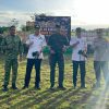 255 Prajurit Yonif 432/WJS Hiasi Langit Libureng dengan Terjun Payung Penyegaran