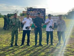 255 Prajurit Yonif 432/WJS Hiasi Langit Libureng dengan Terjun Payung Penyegaran