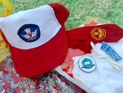 Kepala SD Inpres Pullauweng Bagikan Seragam Sekolah Gratis untuk 62 Siswa, Ringankan Beban Orang Tua