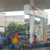 Diduga Diintimidasi Pelangsir, Operator SPBU Bungi Pinrang Disebut Bertaruh Nyawa Layani Antrean Solar