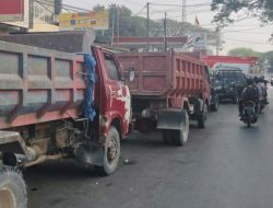 Aturan TNKB Dipertanyakan, Dump Truck Tanpa Pelat Belakang di SPBU Bone Menunggu Pemeriksaan